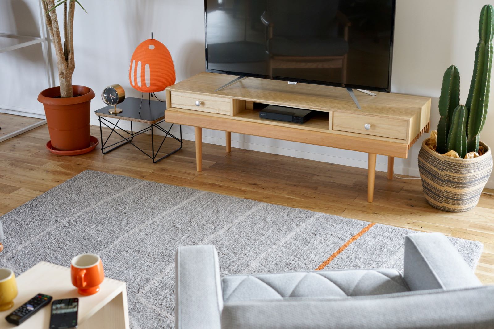 引き出しが両サイドに