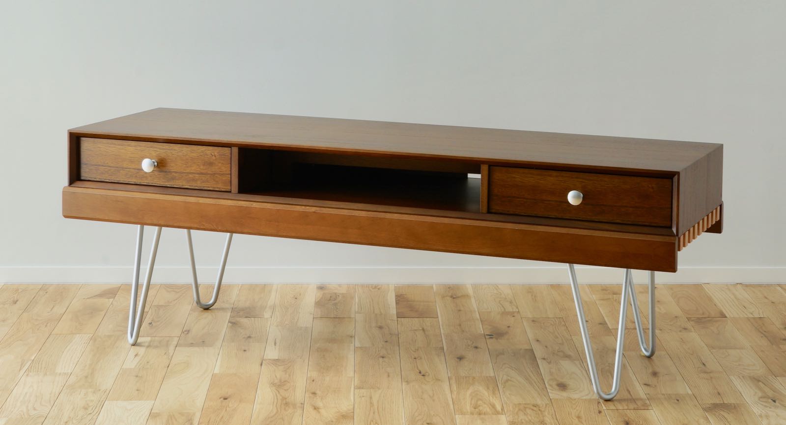 引き出しが両サイドに