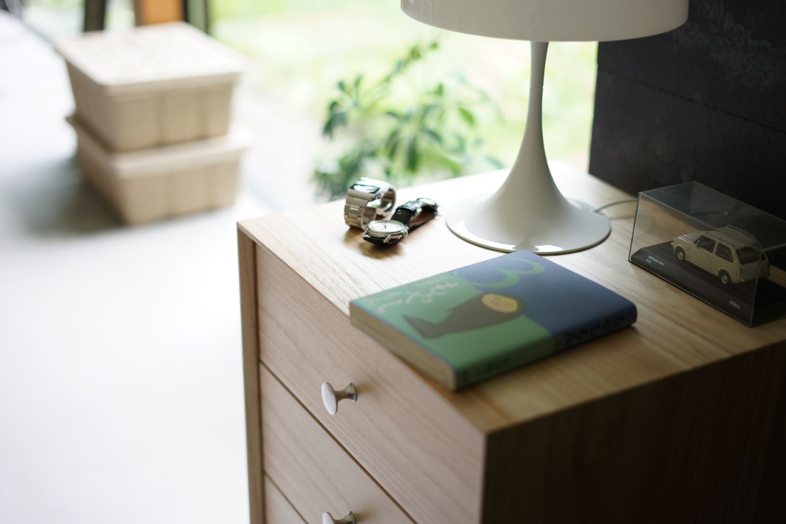 サイドテーブル兼収納