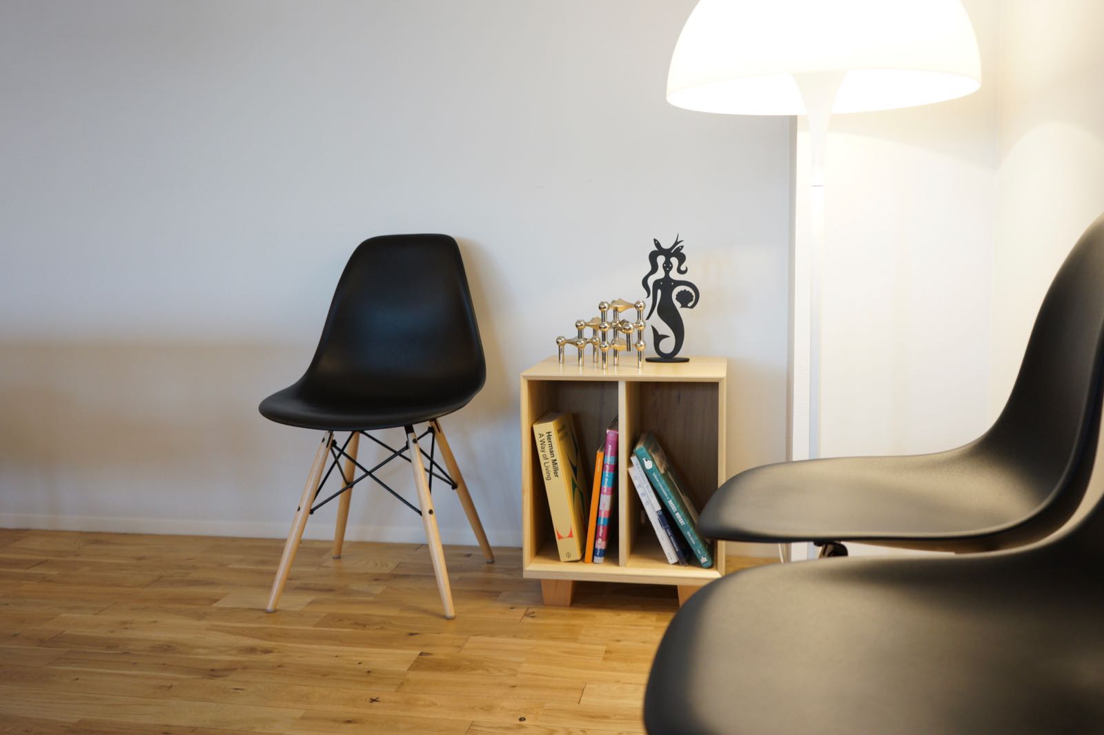 サイドテーブル兼収納