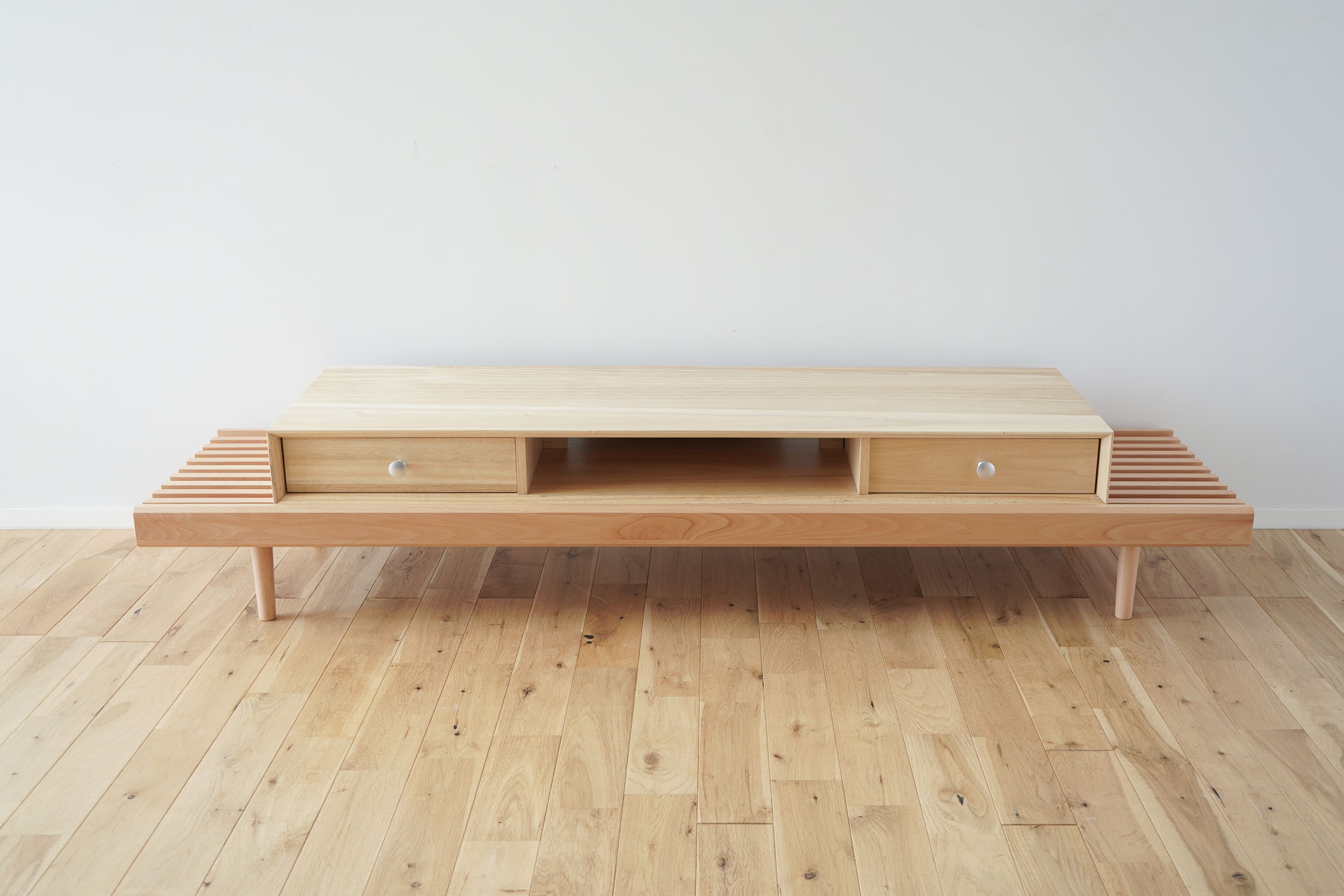 826STANDARD UNIT ウッドレッグローをTVボードで