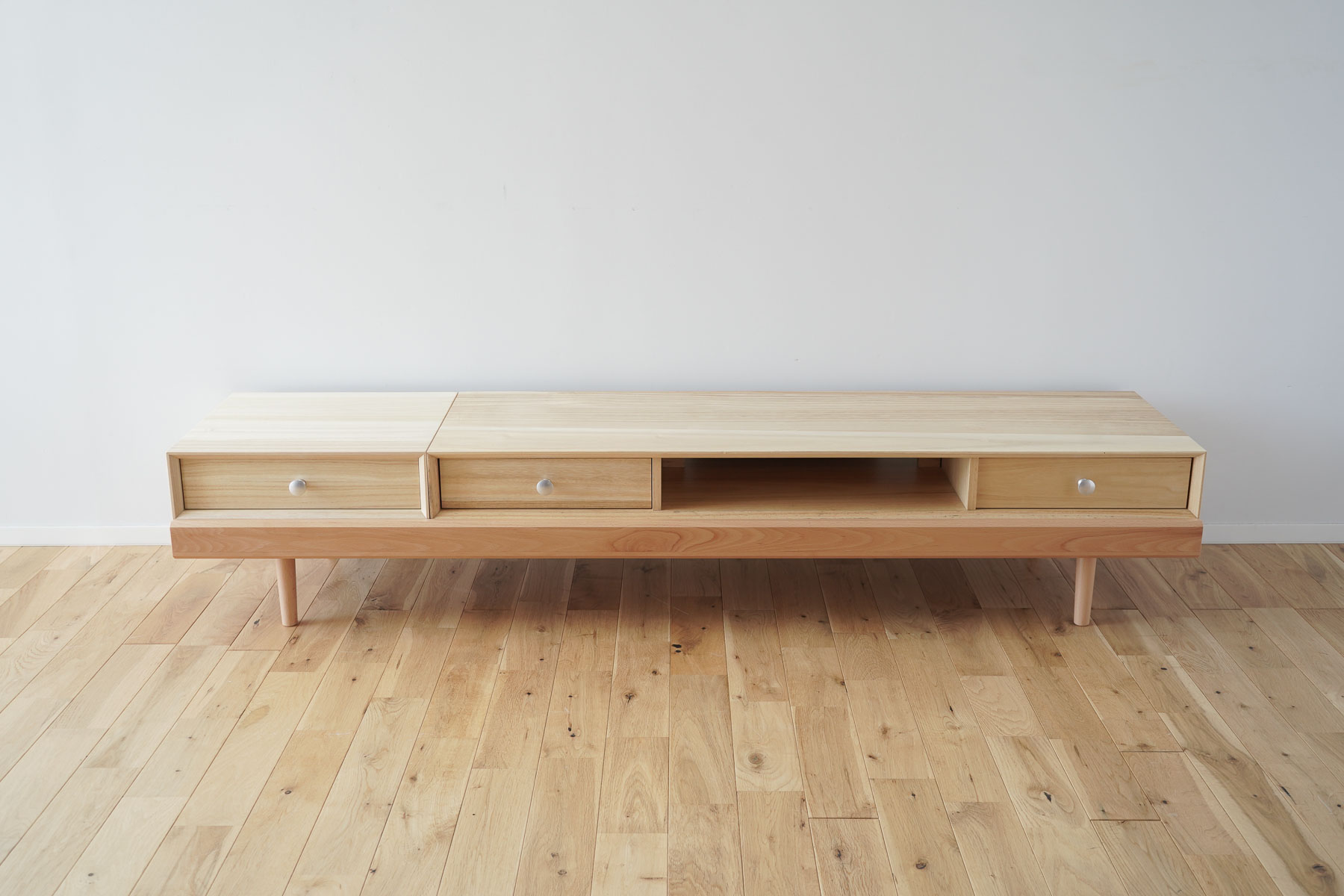 826STANDARD UNIT TVボードをさらに使いやすく