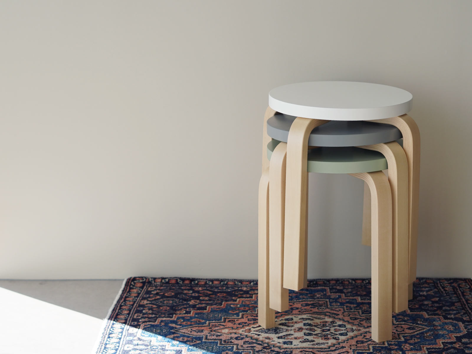 artek (アルテック) 4本脚 スツール stool E60 カラーラッカー