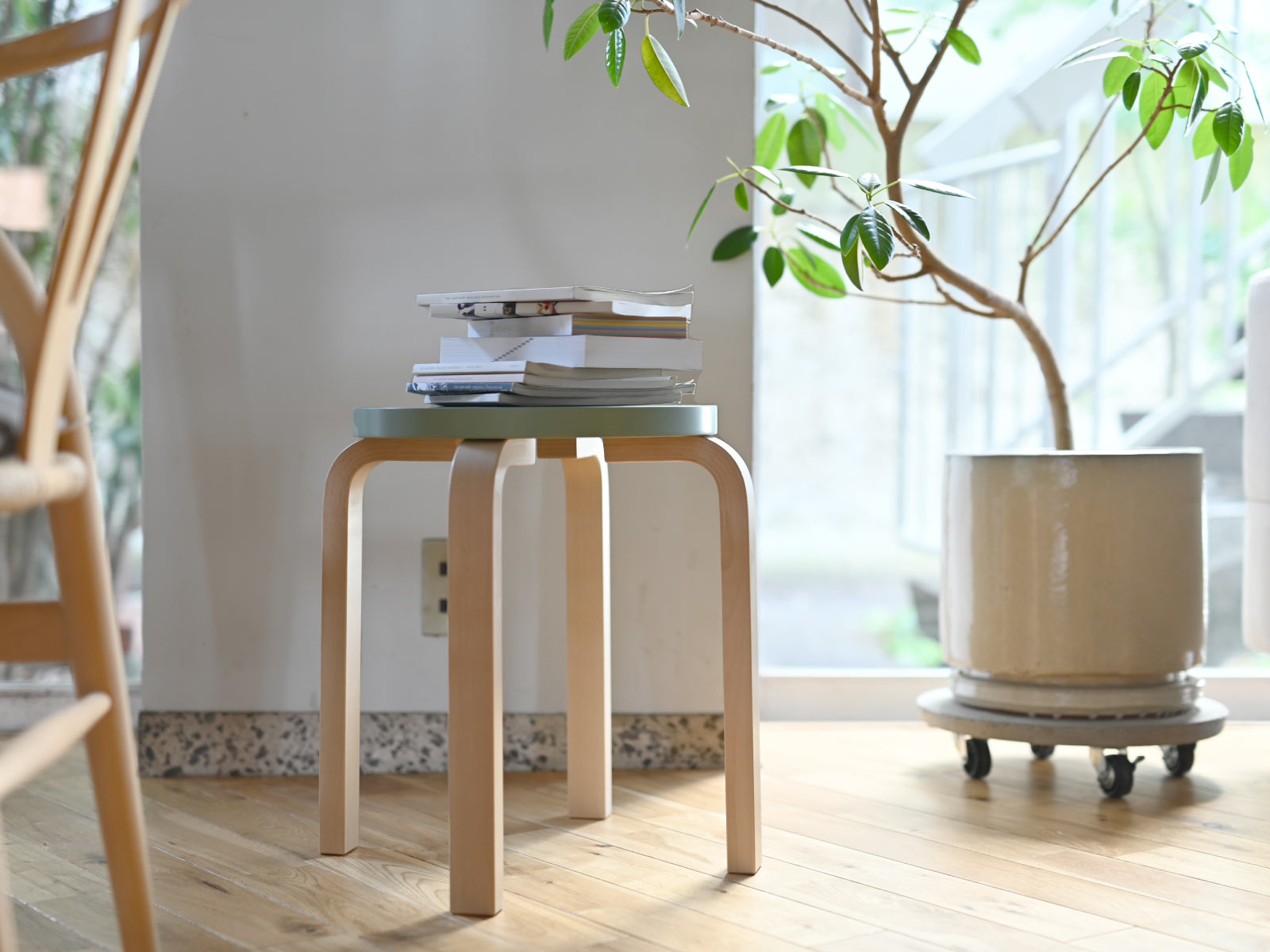 artek (アルテック) 4本脚 スツール stool E60 カラーラッカー