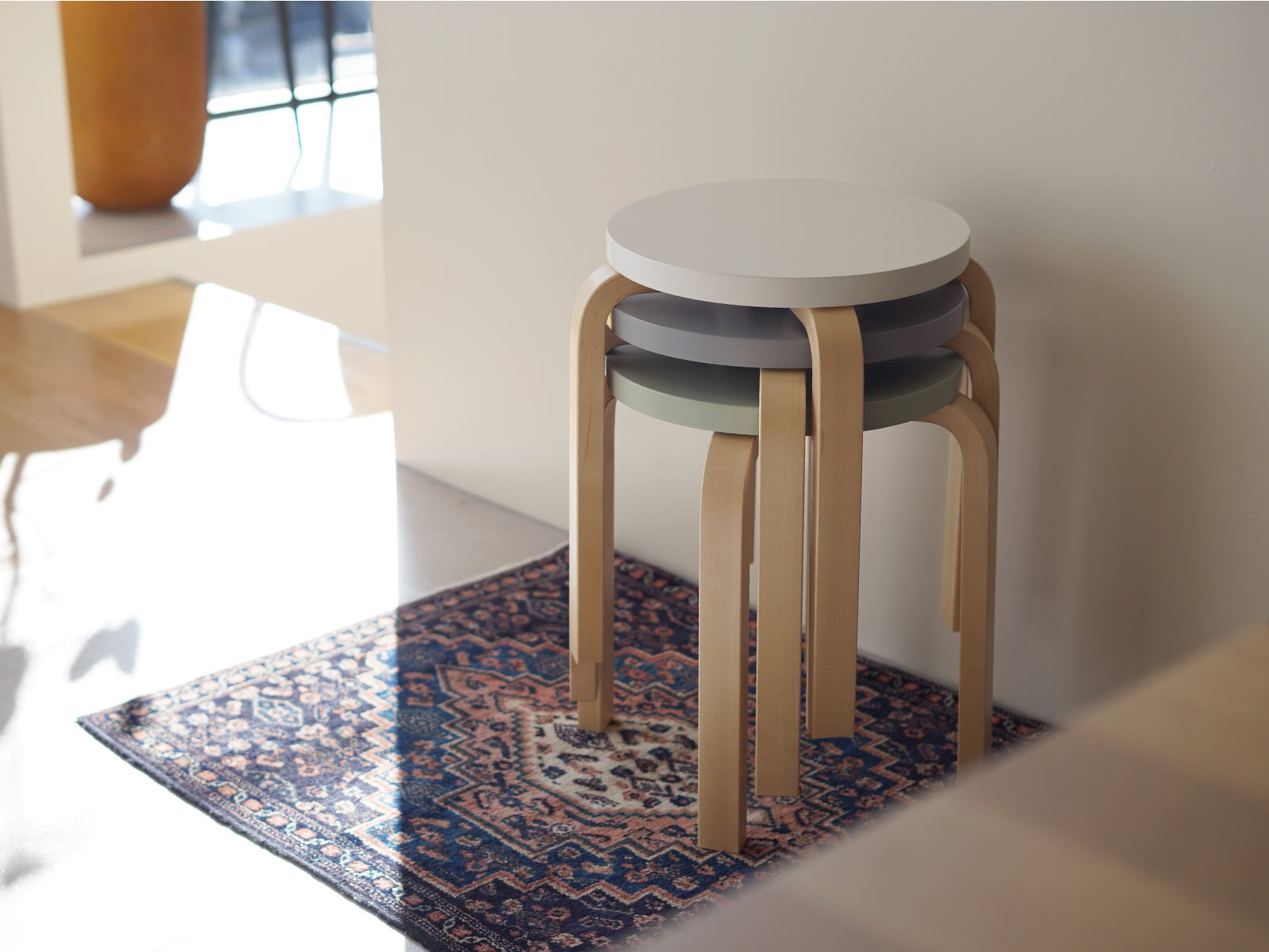 artek (アルテック) 4本脚 スツール stool E60 カラーラッカー