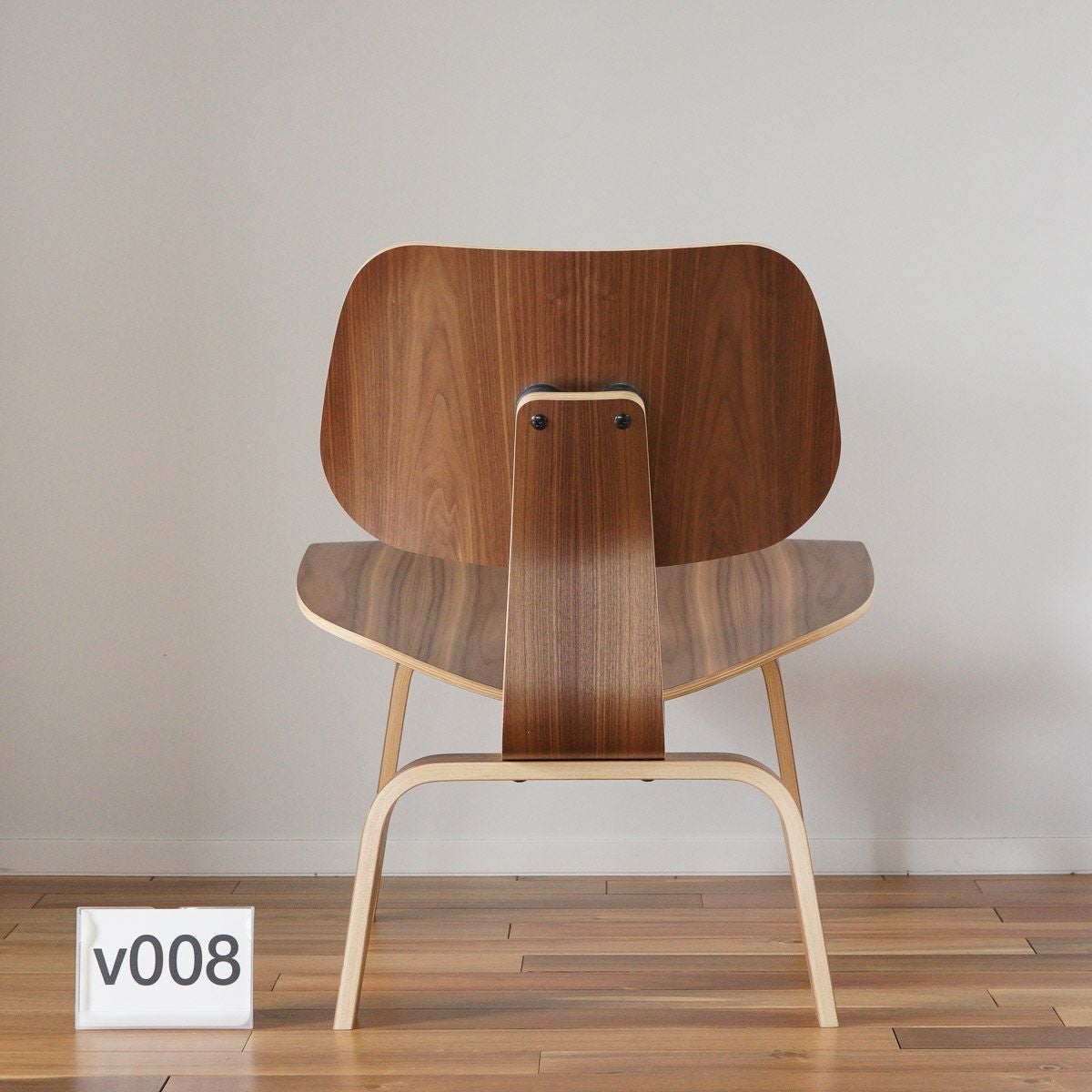木目が選べるイームズLCWウォールナット一覧 | Hermanmiller（ハーマン