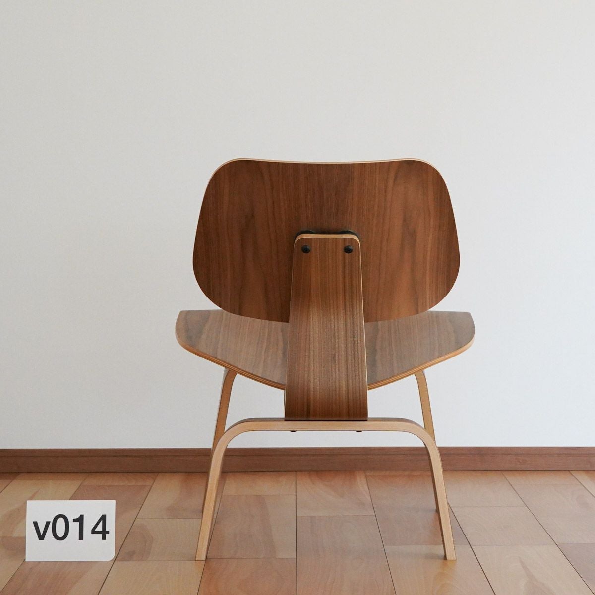 木目が選べるイームズLCWウォールナット一覧 | Hermanmiller（ハーマン