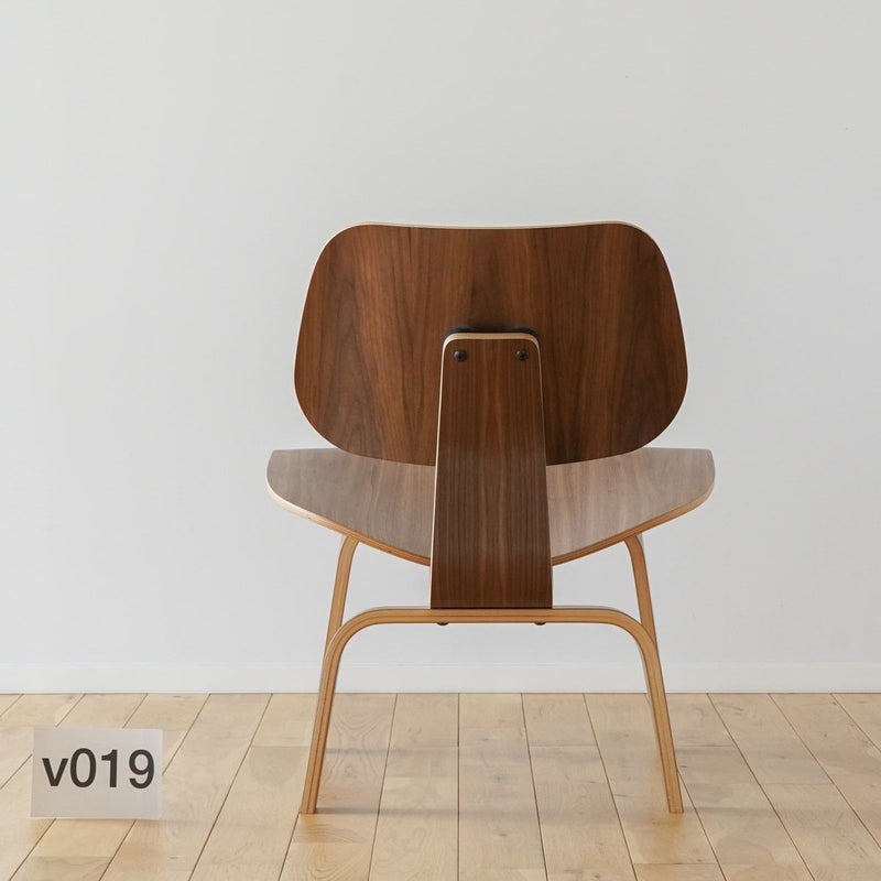 イームズ LCW ウォールナット v019［LCW. OU］