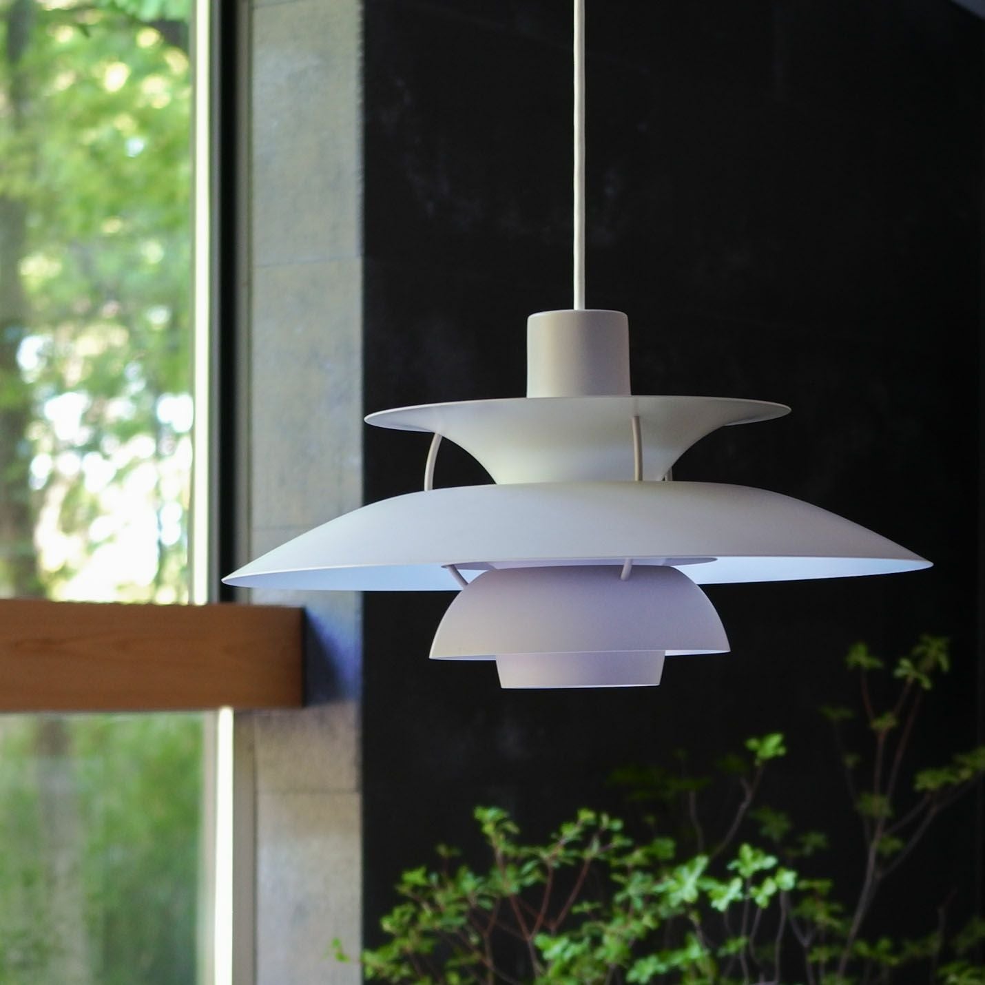 ルイスポールセン（Louis Poulsen） PH5 / モノクローム・オイスター