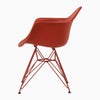 ハーマンミラー（Hermanmiller）イームズ アームシェルチェア DAC アイアンレッド《 Herman Miller（ハーマンミラー）× HAY 》［DAC.RNDE8］