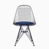 ハーマンミラー（Hermanmiller）イームズ ワイヤーチェア パッド付き ブラックブルー《 Herman Miller（ハーマンミラー）× HAY 》［DKC.5 BCBE8］