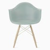 ハーマンミラー（Hermanmiller）イームズ アームシェルチェア DAW グレーグリーン ホワイトベース メープル［DAW. 91 UL RYG E8］