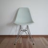 ハーマンミラー（Hermanmiller）イームズ サイドシェルチェア DSR グレーグリーン クロームベース［DSR. 47 RYG E8］