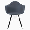 ハーマンミラー（Hermanmiller）イームズ アームシェルチェア DAW ミディアムグレー ホワイトベース エボニー［DAW. 91 EN MGR E8］