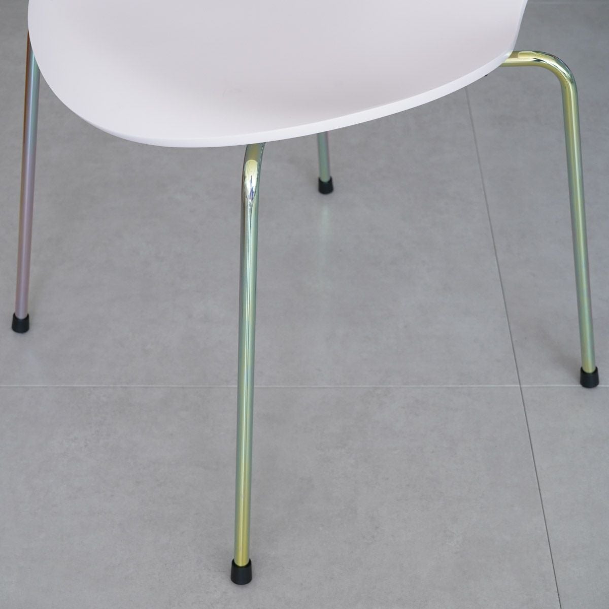 FRITZ HANSEN（フリッツ・ハンセン）SERIES 7（セブンチェア）  ラッカー / 7:14 AM PINK（ピンク×レインボーベース）