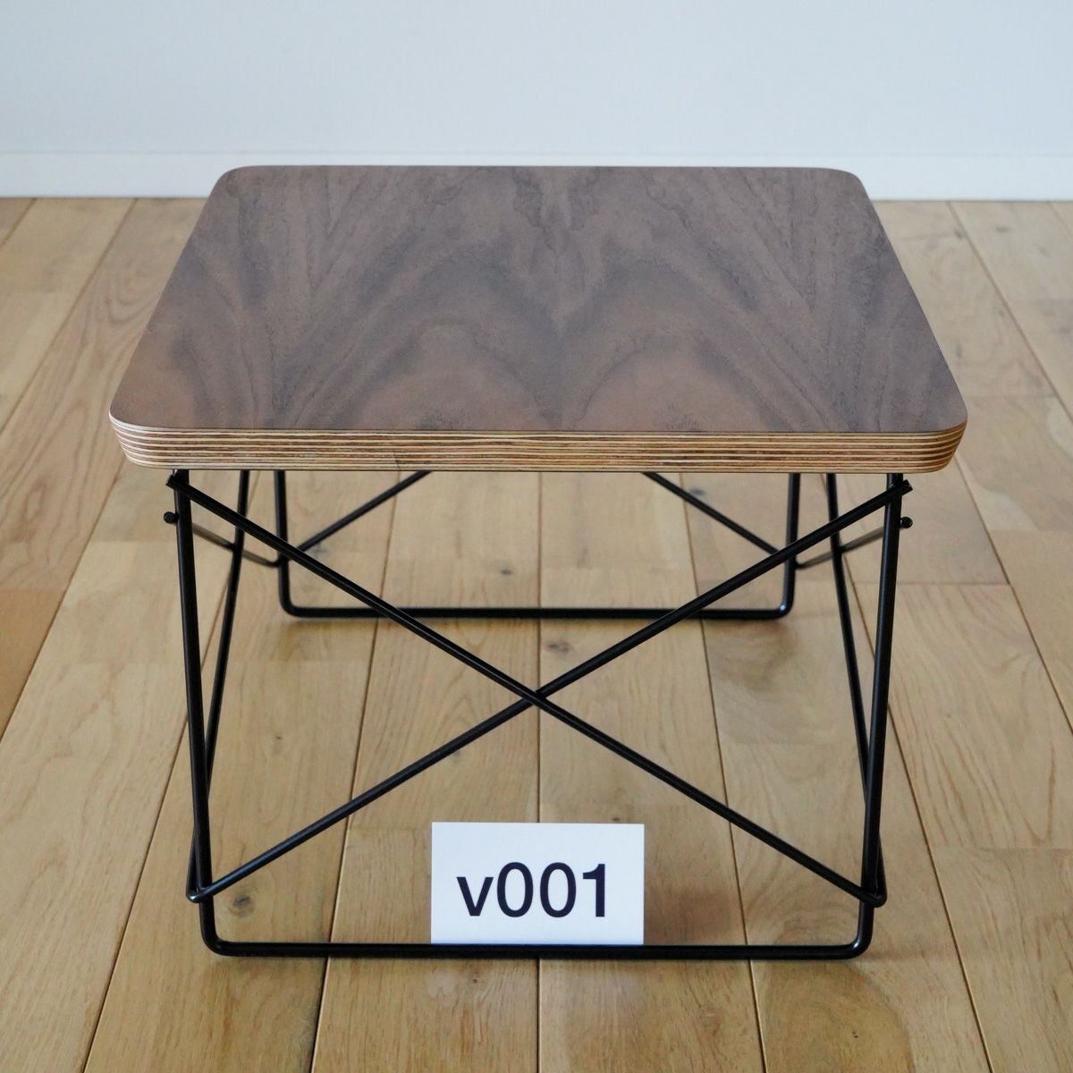 ハーマンミラー（Hermanmiller）イームズ ワイヤーベーステーブル LTRT ウォールナット×ブラックベース v001［LTRT OU BK］