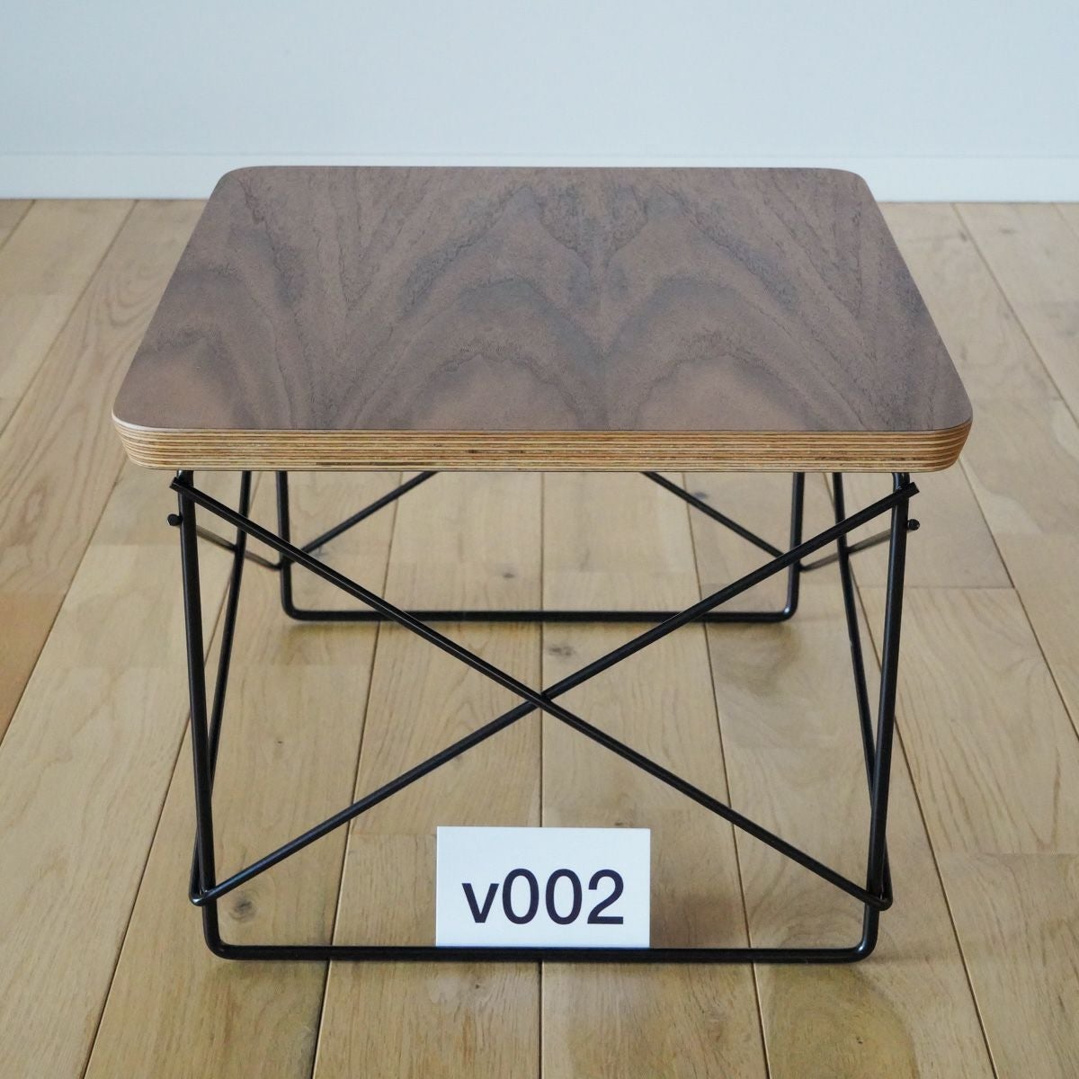 ハーマンミラー（Hermanmiller）イームズ ワイヤーベーステーブル LTRT ウォールナット×ブラックベース v002［LTRT OU BK］