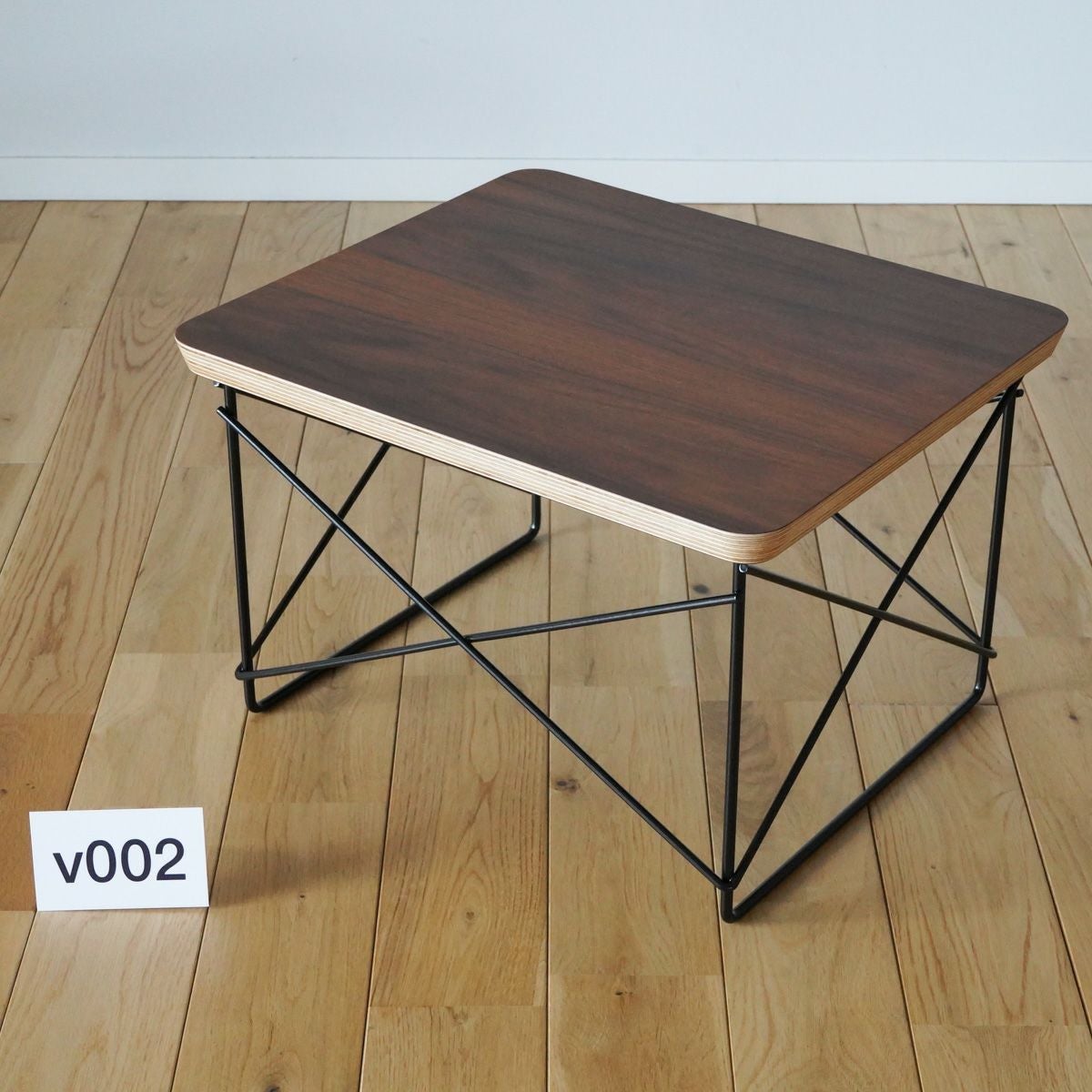 ハーマンミラー（Hermanmiller）イームズ ワイヤーベーステーブル LTRT サントスパリサンダー×ブラックベース v002［LTRT 9N BK］