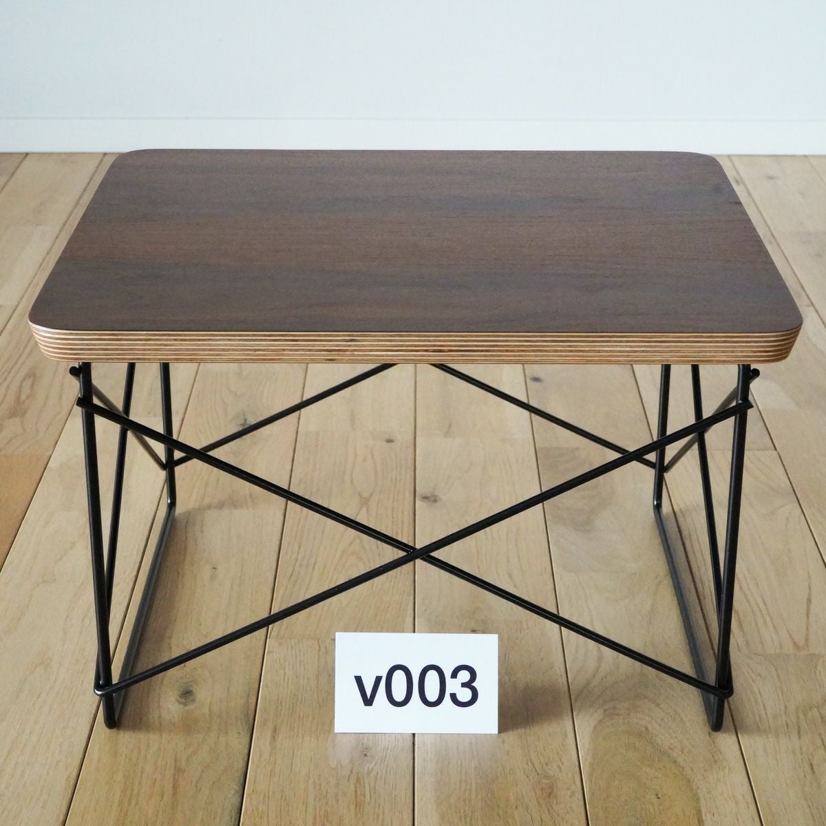 ハーマンミラー（Hermanmiller）イームズ ワイヤーベーステーブル LTRT サントスパリサンダー×ブラックベース v003［LTRT 9N BK］