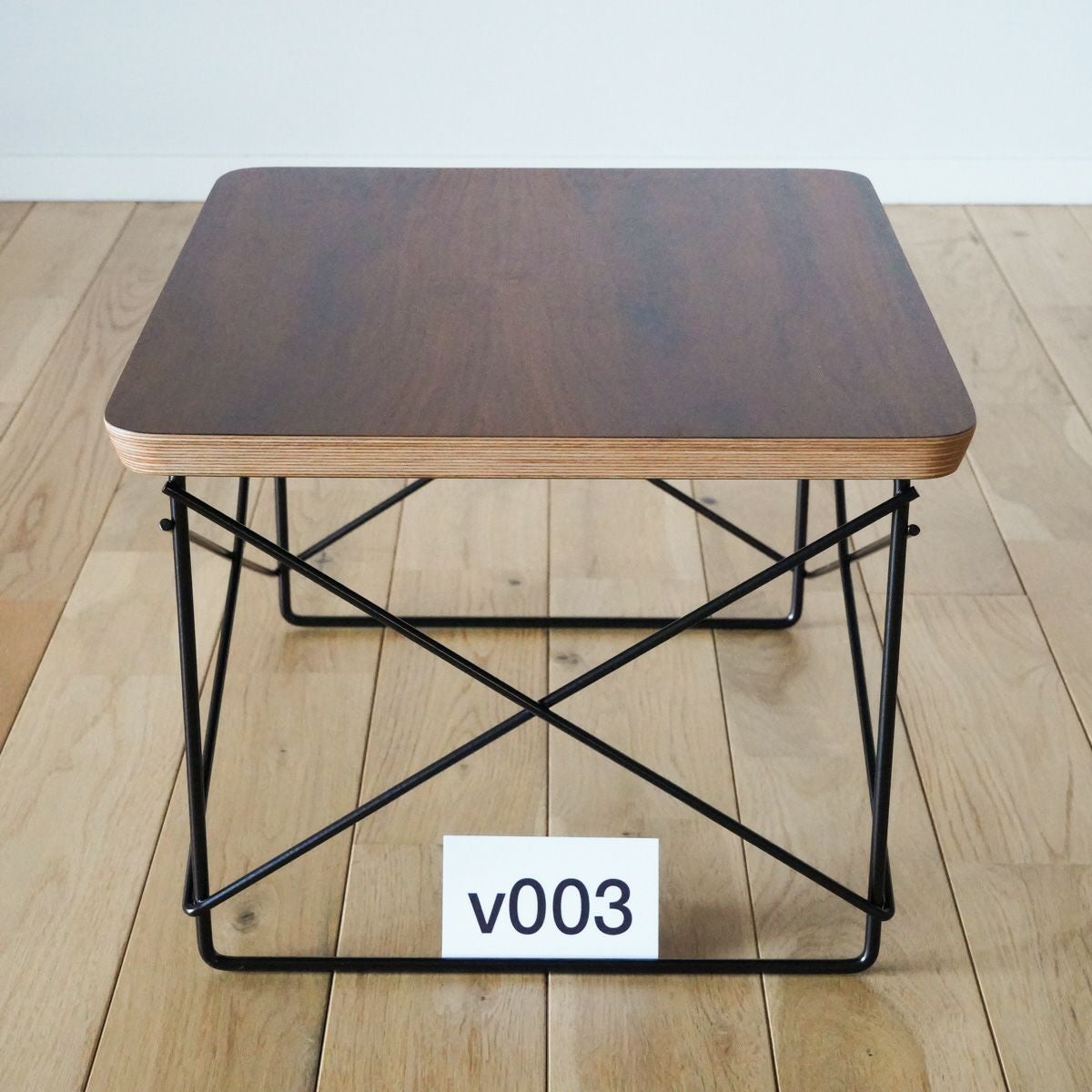 ハーマンミラー（Hermanmiller）イームズ ワイヤーベーステーブル LTRT サントスパリサンダー×ブラックベース v003［LTRT 9N BK］