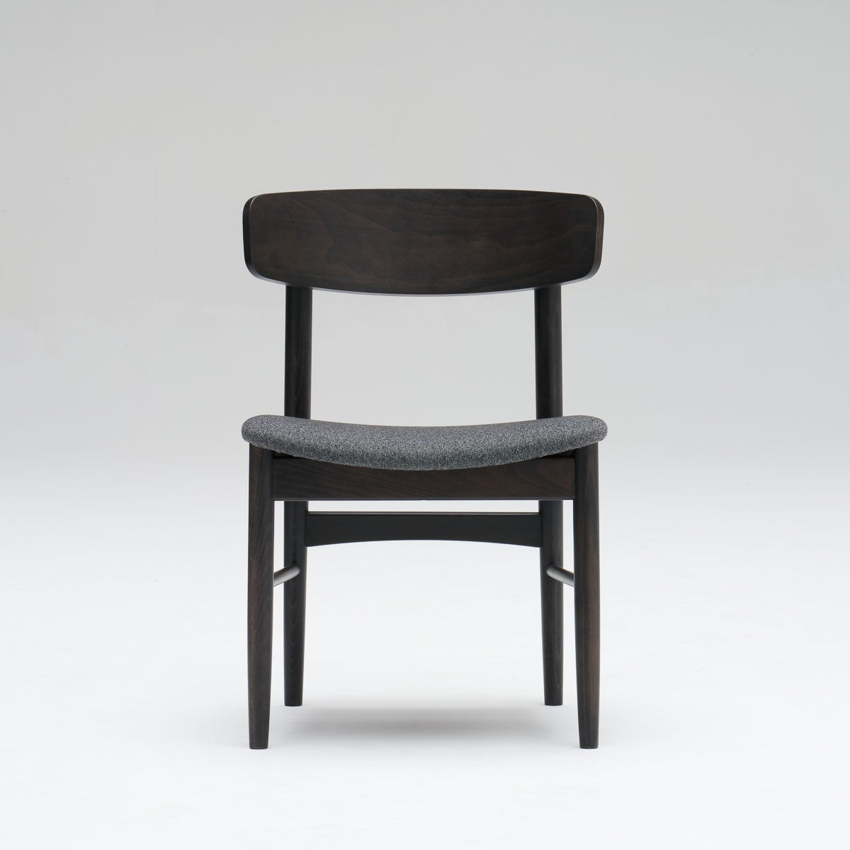 カリモク60+ Tチェア セラムダークグレー シアーブラック［C36225XQ］