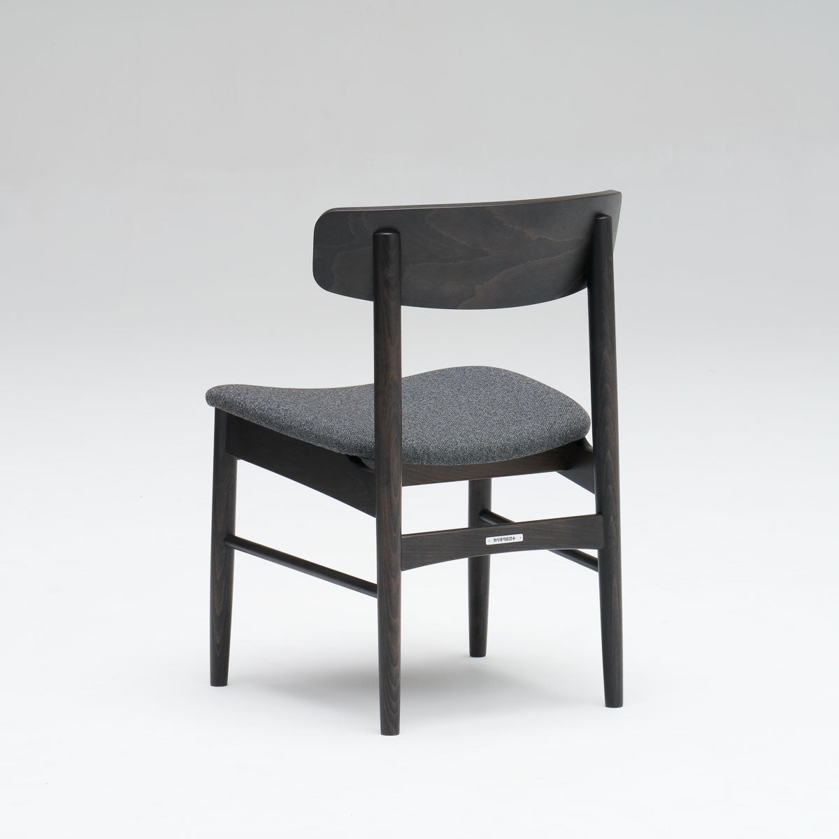 カリモク60+ Tチェア セラムダークグレー シアーブラック［C36225XQ］