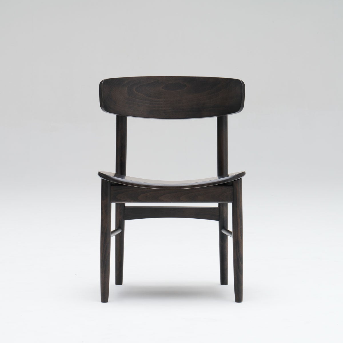 カリモク60+ Tチェア 板座 シアーブラック［C36255NQ］