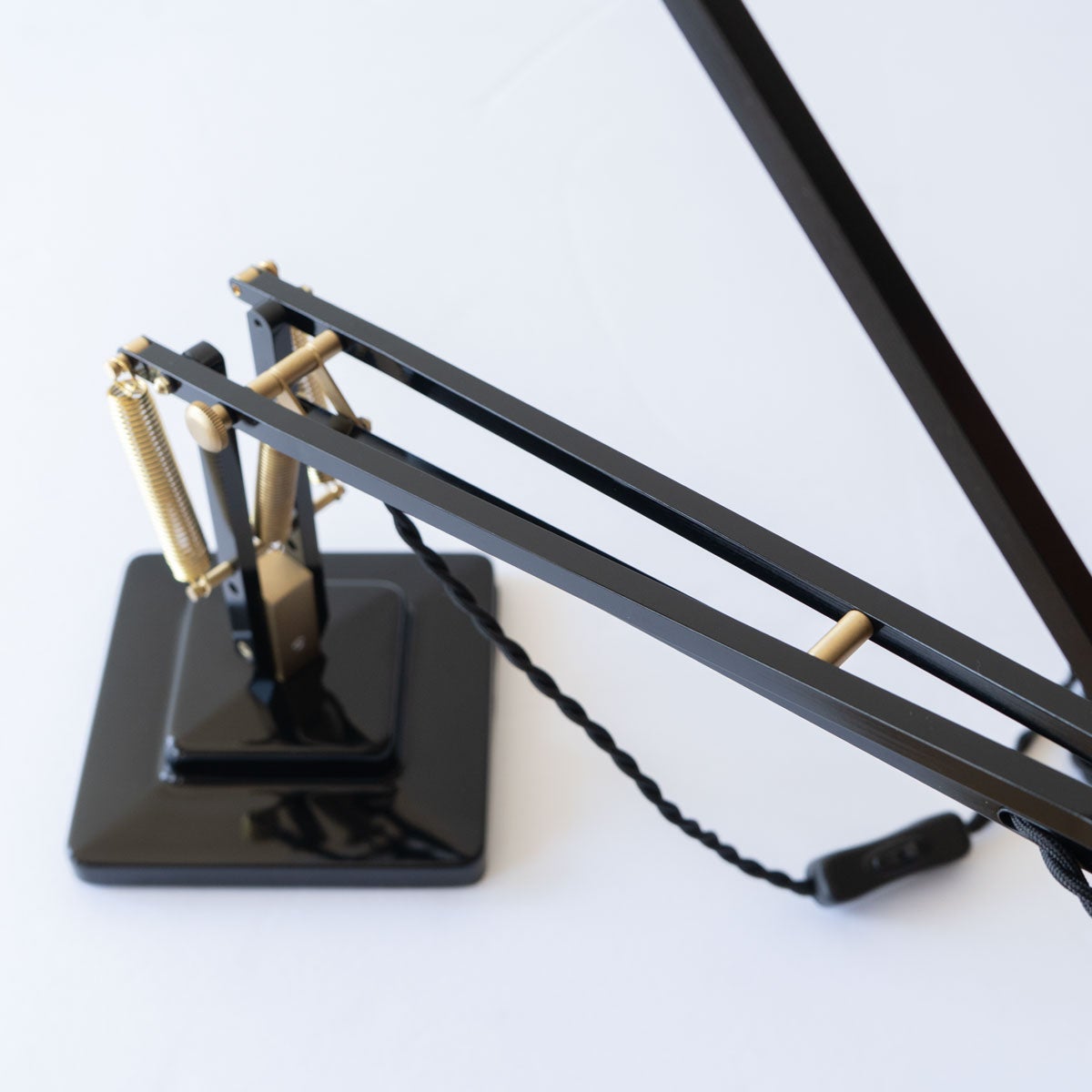 《レンタル使用品》アングルポイズ（ANGLEPOISE） デスクライト オリジナル1227 Brass（ブラス） ジェットブラック