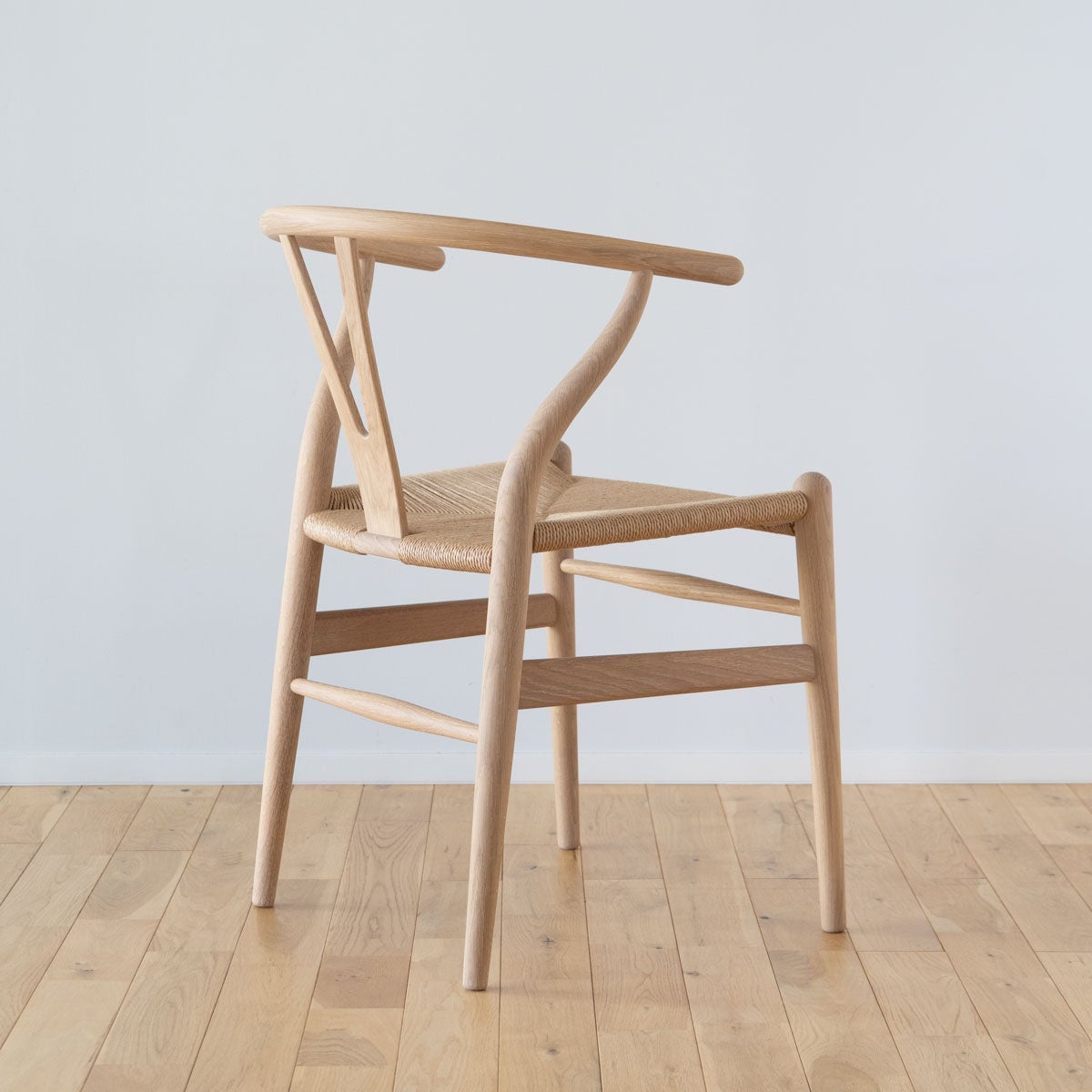 《店頭展示品》カール・ハンセン＆サン（CARL HANSEN & SON） CH24 Yチェア オーク ホワイトオイルフィニッシュ 座面高45cm 個体B