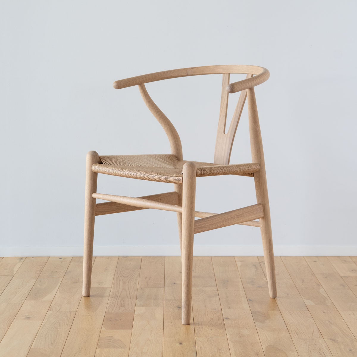 《店頭展示品》カール・ハンセン＆サン（CARL HANSEN & SON） CH24 Yチェア オーク ホワイトオイルフィニッシュ 座面高45cm 個体C