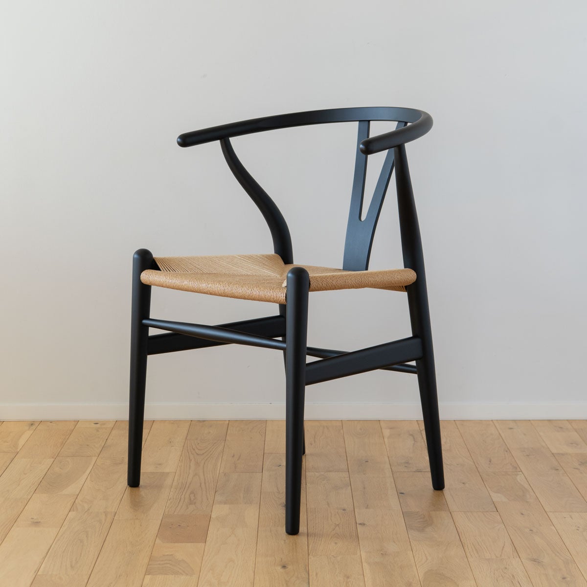 《店頭展示品》カール・ハンセン＆サン（CARL HANSEN & SON） CH24 Yチェア ビーチ ソフトブラック 座面高45cm 個体A