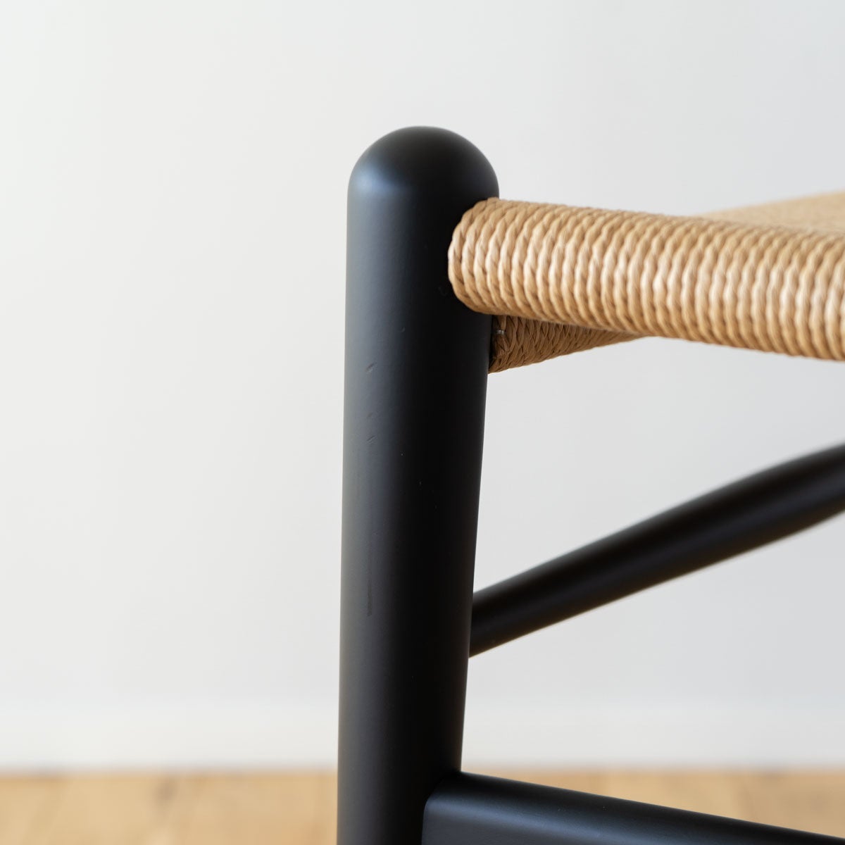 《店頭展示品》カール・ハンセン＆サン（CARL HANSEN & SON） CH24 Yチェア ビーチ ソフトブラック 座面高45cm 個体A