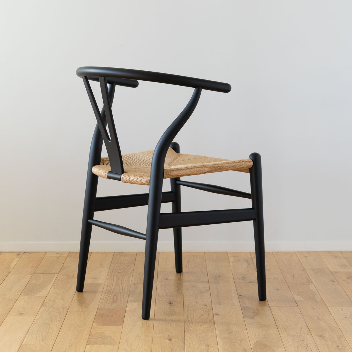《店頭展示品》カール・ハンセン＆サン（CARL HANSEN & SON） CH24 Yチェア ビーチ ソフトブラック 座面高45cm 個体C