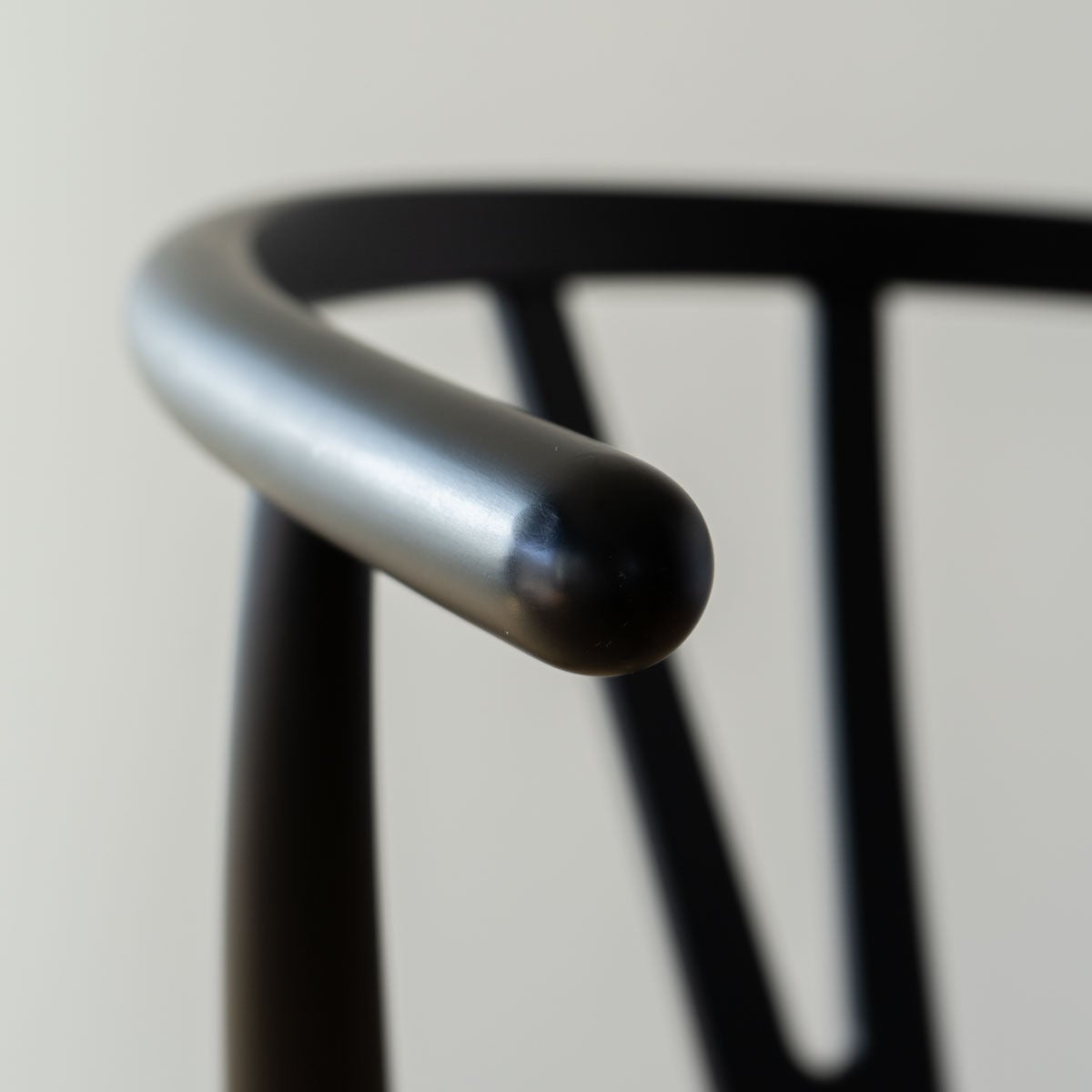 《店頭展示品》カール・ハンセン＆サン（CARL HANSEN & SON） CH24 Yチェア ビーチ ソフトブラック 座面高45cm 個体C