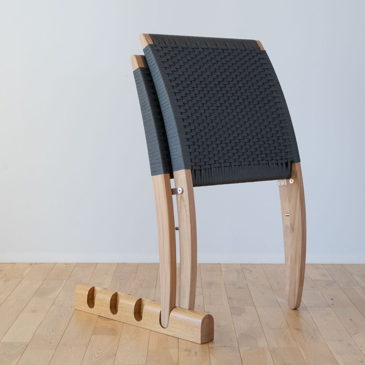 《撮影使用品》カール・ハンセン＆サン（CARL HANSEN & SON） MG501キューバチェア 専用スタンド / オーク材 ラッカー仕上げ
