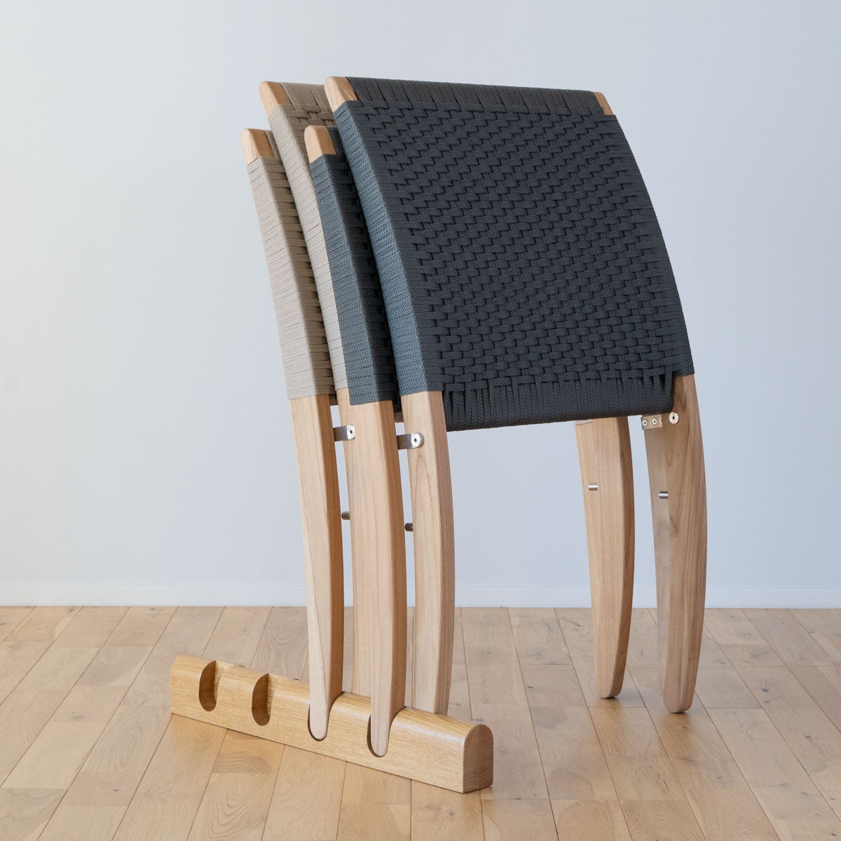 《撮影使用品》カール・ハンセン＆サン（CARL HANSEN & SON） MG501キューバチェア 専用スタンド / オーク材 ラッカー仕上げ