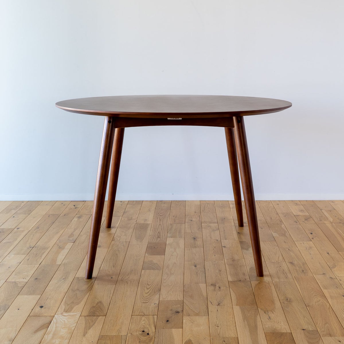 《店頭展示品》カリモク60+ ラウンドテーブル1100 ウォールナット[D36381MW]